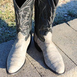 Tony Lama black label men's suede bullhide cowboy boots. Size 9.5 D.